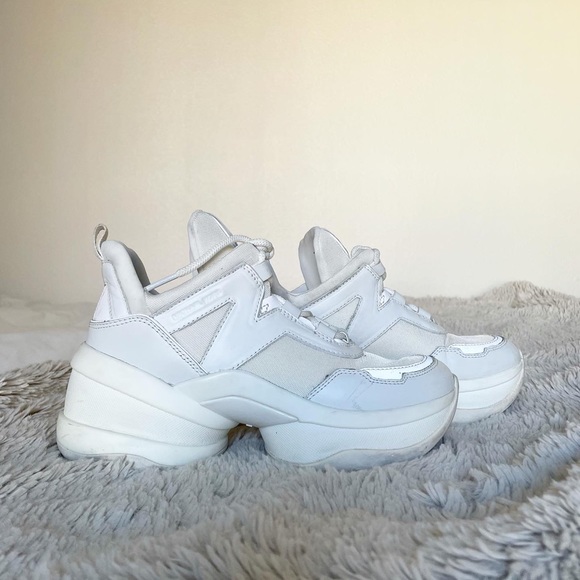 ⚡️ SOLD ⚡️ Michael Kors Olympia Trainers - Picture 2 of 8